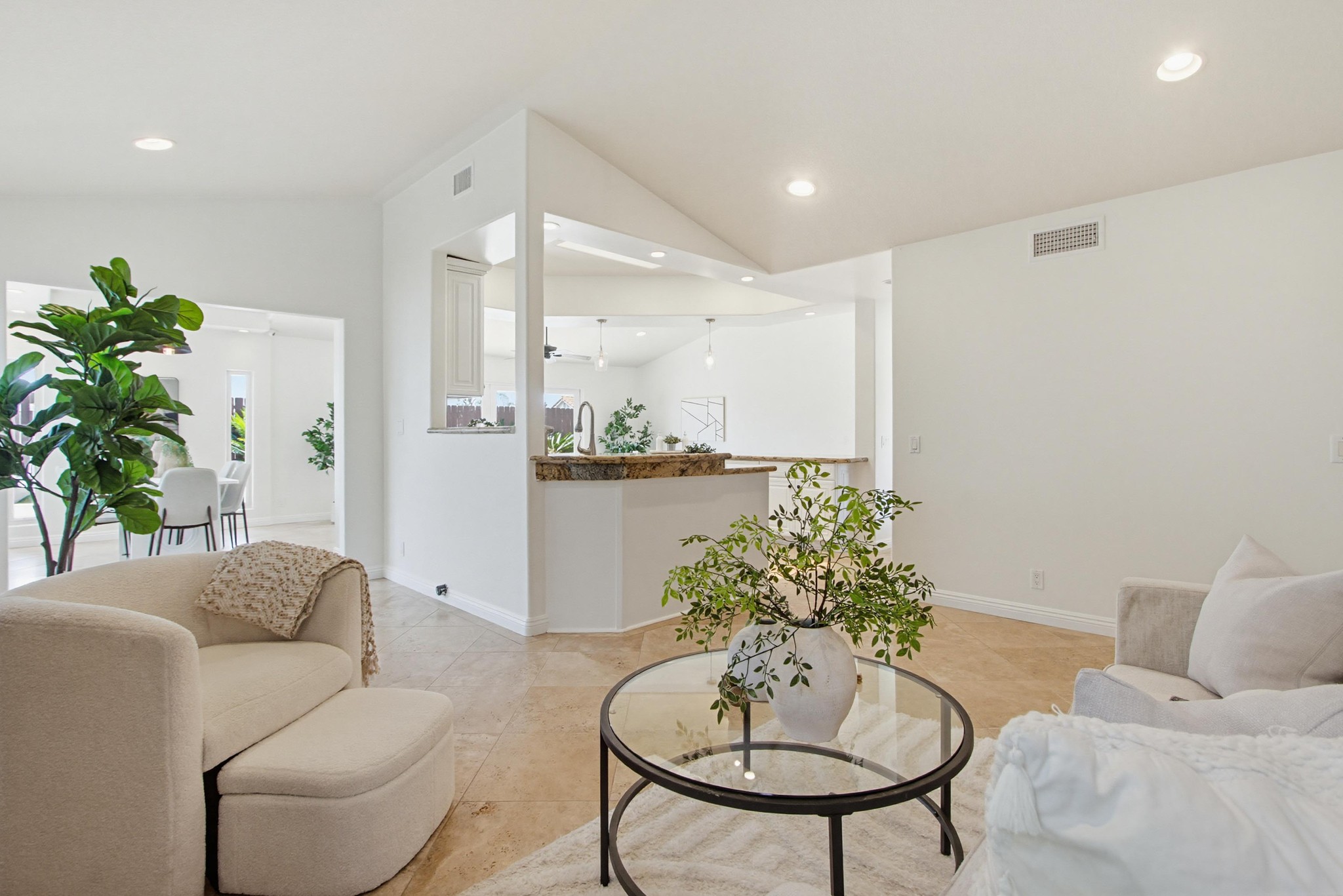 Virtual tour photo 24 of 63 for 3439 Southwood Dr