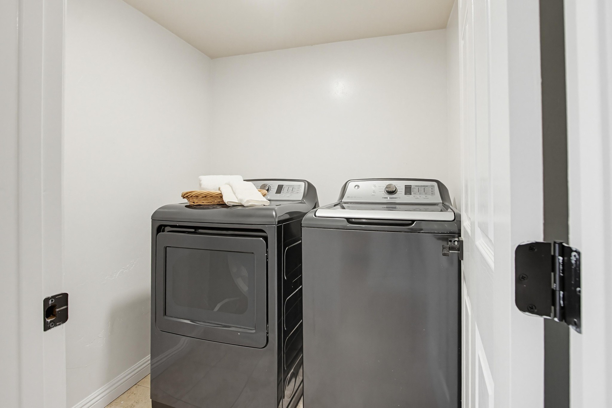 Virtual tour photo 27 of 63 for 3439 Southwood Dr