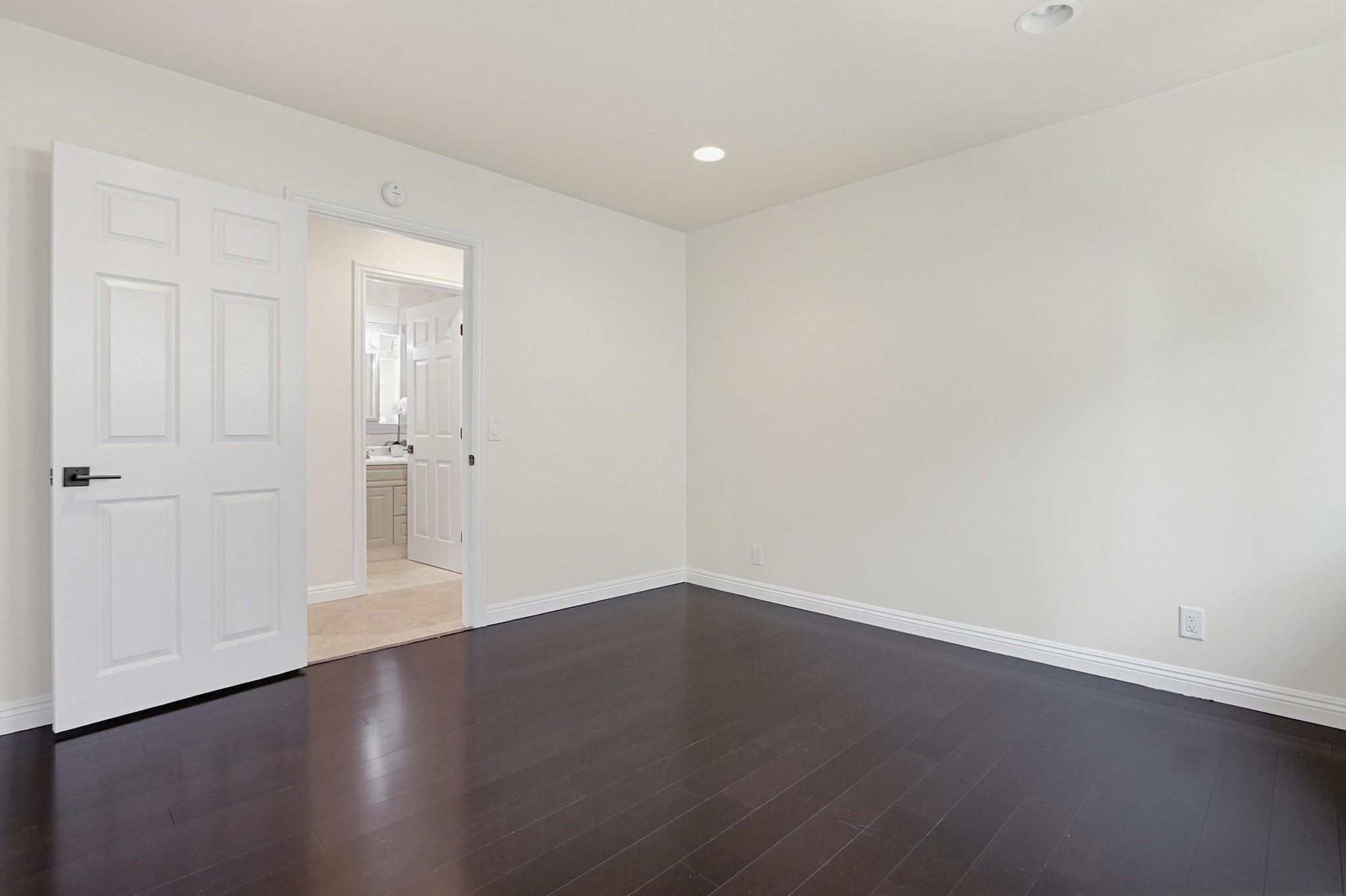 Virtual tour photo 30 of 63 for 3439 Southwood Dr