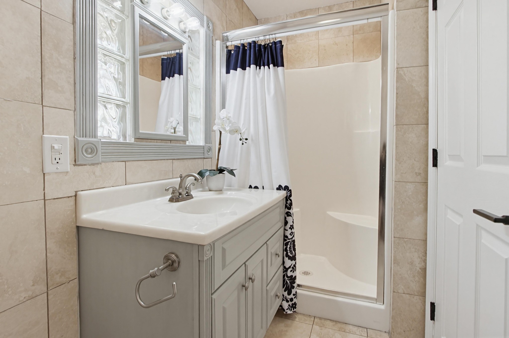 Virtual tour photo 32 of 63 for 3439 Southwood Dr