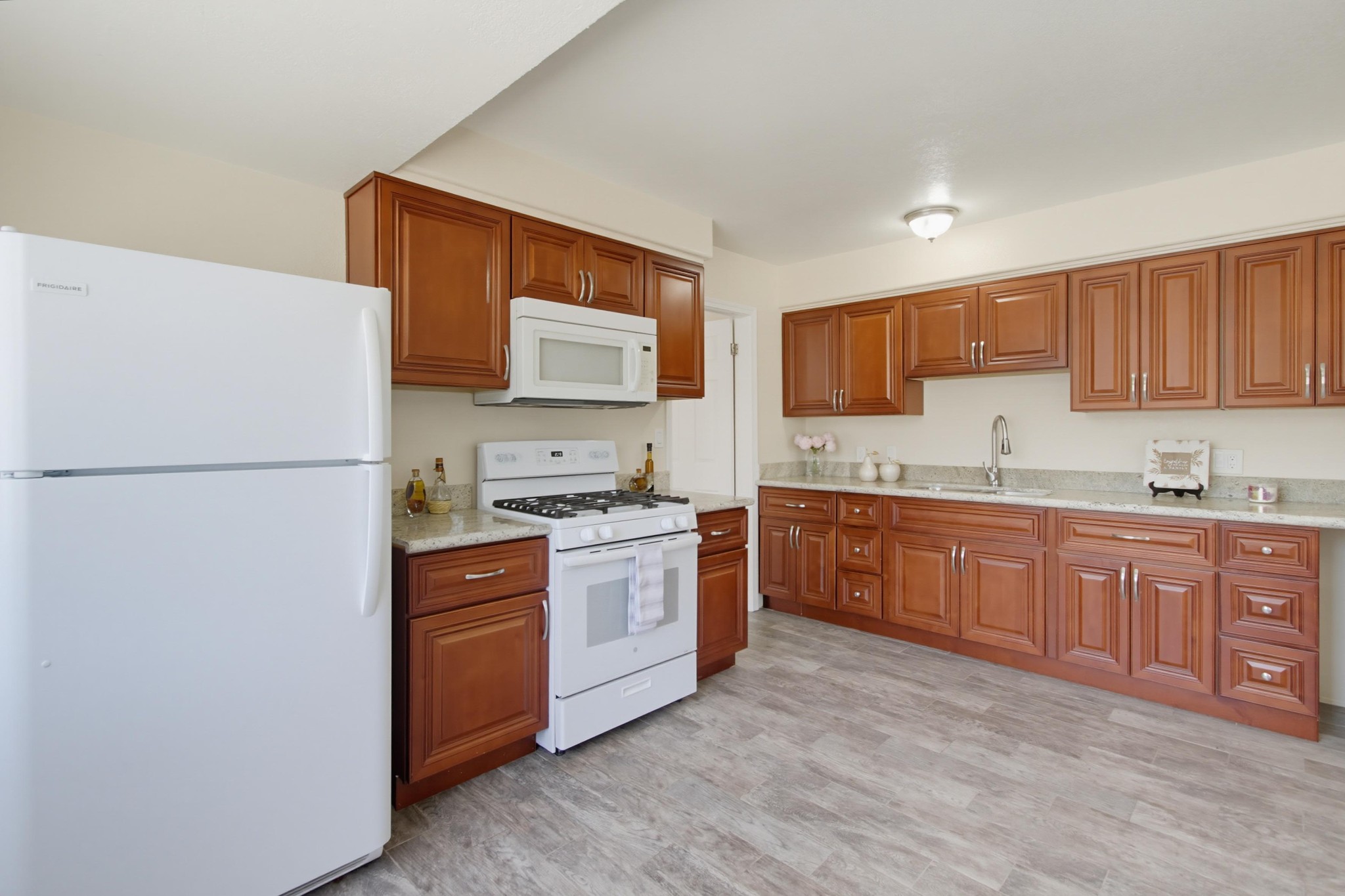 Virtual tour photo 12 of 57 for 3440 Egan St