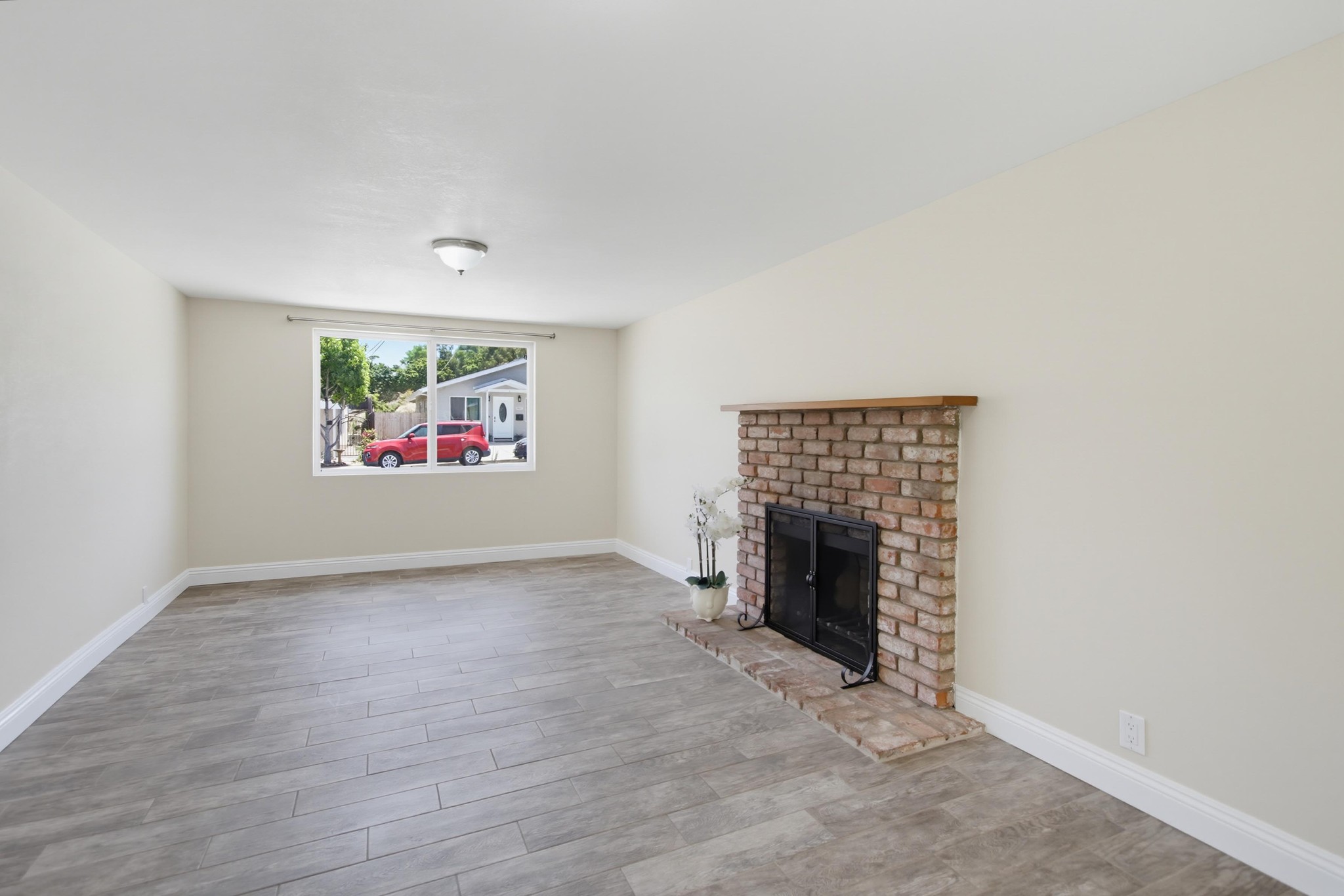 Virtual tour photo 17 of 57 for 3440 Egan St
