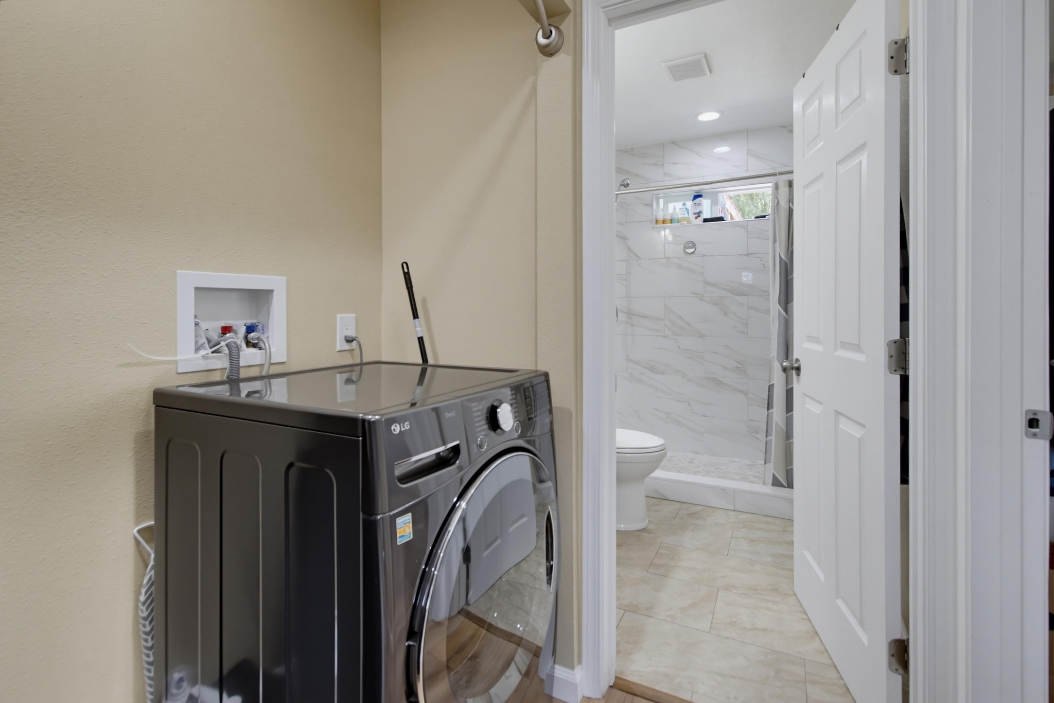 Virtual tour photo 53 of 57 for 3440 Egan St