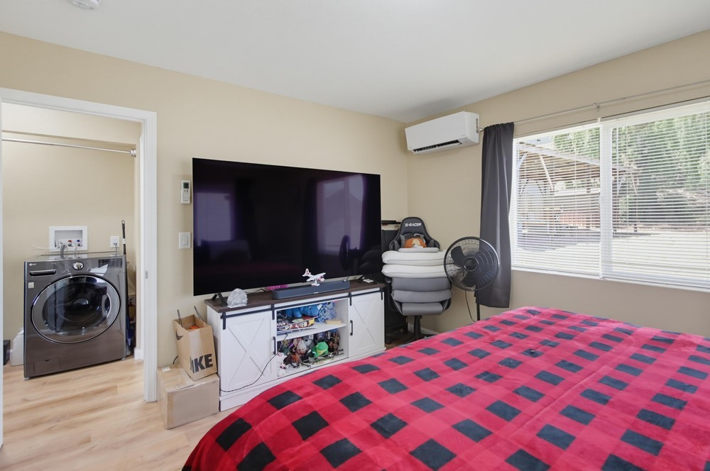 Virtual tour photo 53 of 55 for 3440 Egan St