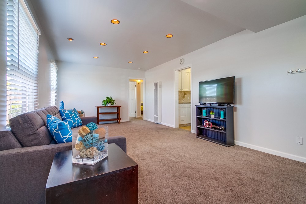 Virtual tour photo 10 of 32 for 3443 Glade St