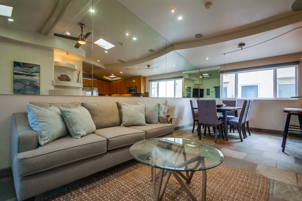 Virtual tour photo 5 of 38 for 3443 Ocean Front Walk i