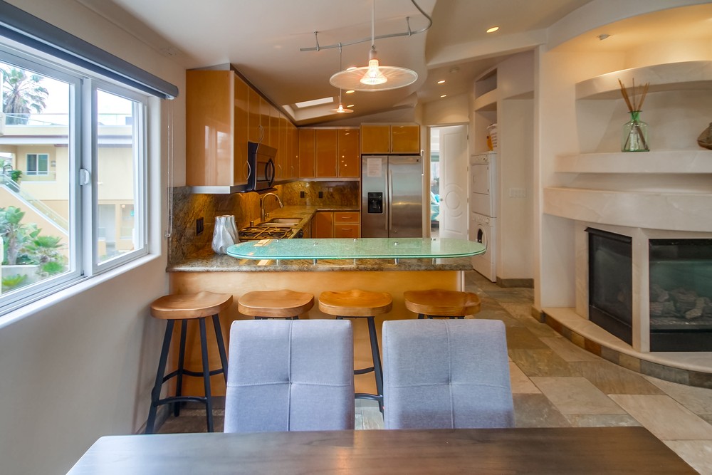 Virtual tour photo 10 of 38 for 3443 Ocean Front Walk i