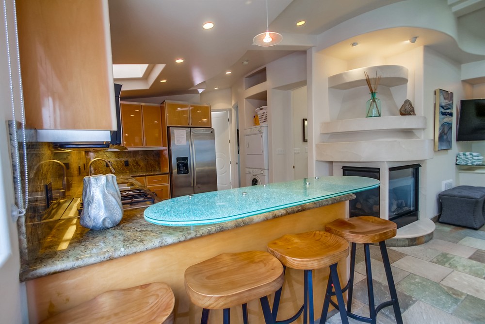 Virtual tour photo 12 of 38 for 3443 Ocean Front Walk i