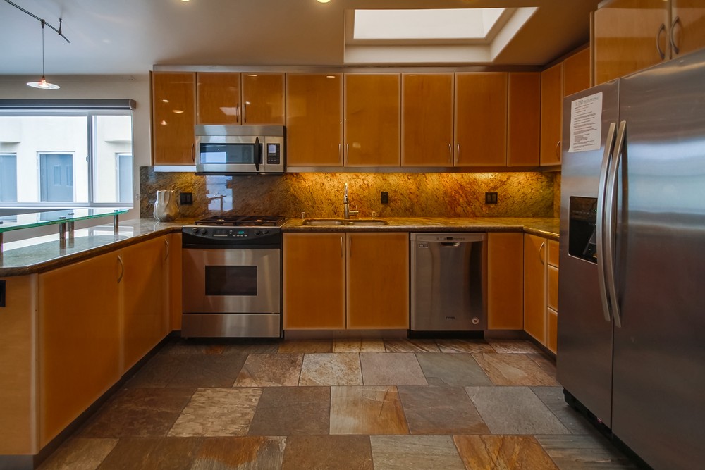 Virtual tour photo 14 of 38 for 3443 Ocean Front Walk i