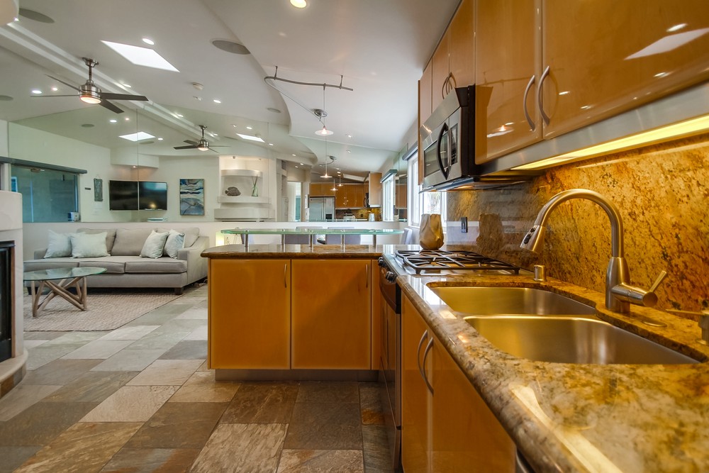 Virtual tour photo 16 of 38 for 3443 Ocean Front Walk i