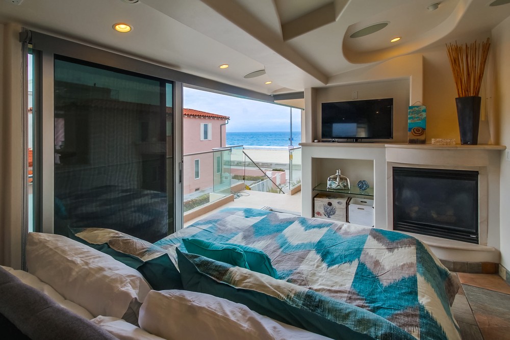 Virtual tour photo 27 of 38 for 3443 Ocean Front Walk i