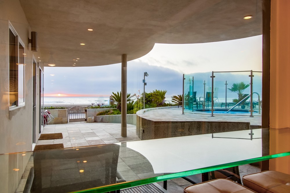 Virtual tour photo 12 of 37 for 3443 Ocean Front Walk Unit D