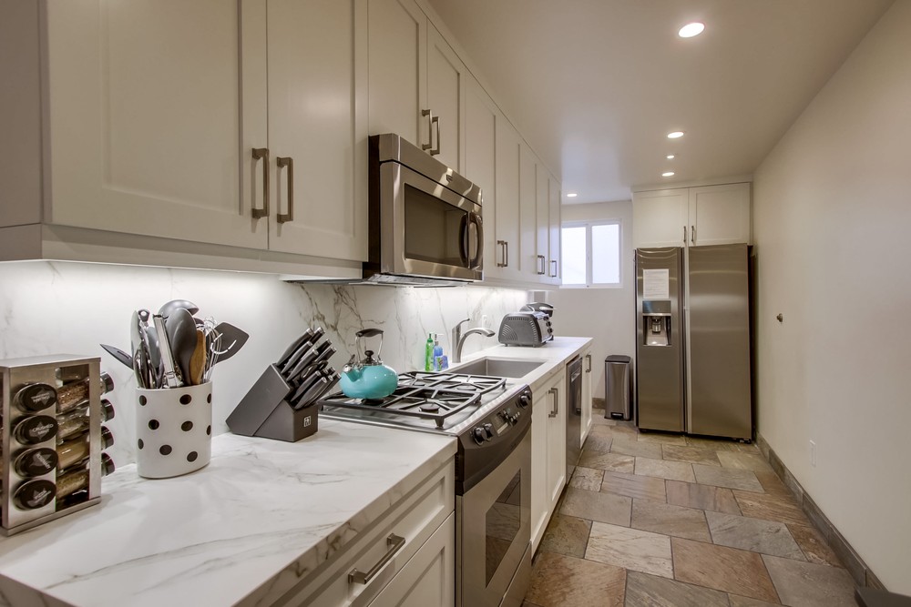 Virtual tour photo 18 of 37 for 3443 Ocean Front Walk Unit D