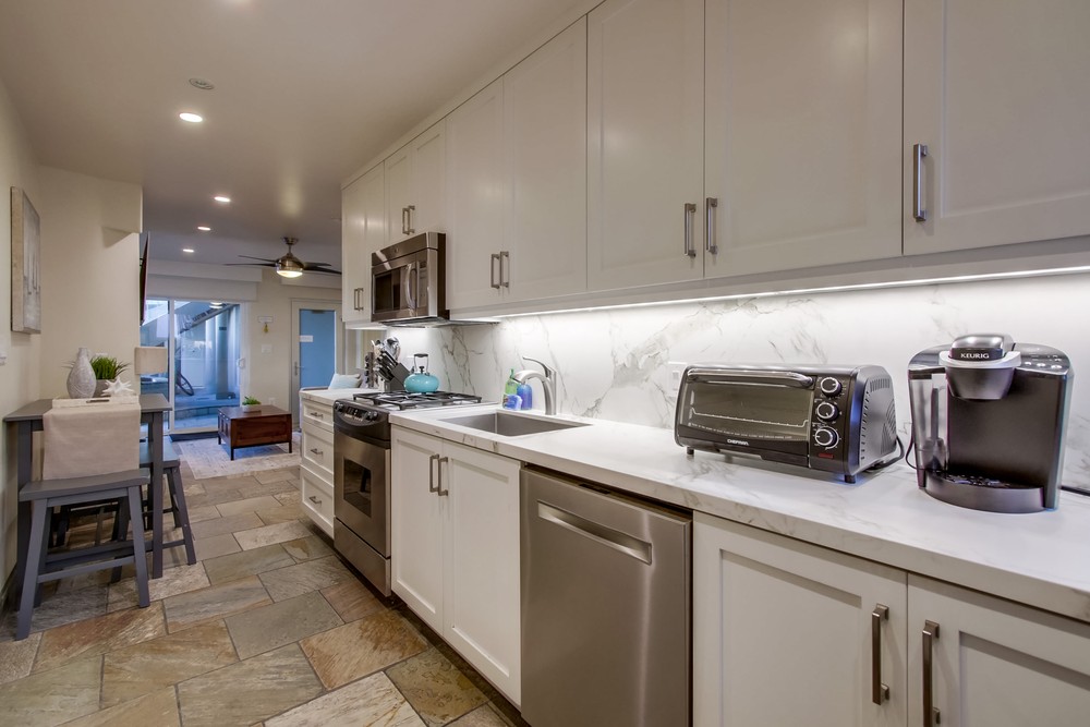 Virtual tour photo 19 of 37 for 3443 Ocean Front Walk Unit D