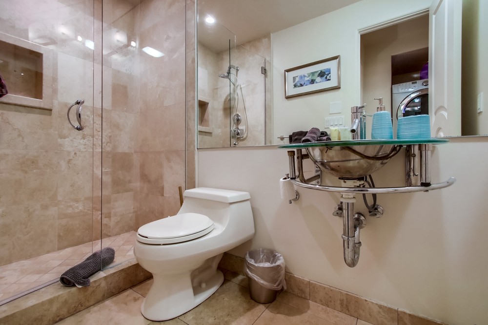 Virtual tour photo 20 of 37 for 3443 Ocean Front Walk Unit D