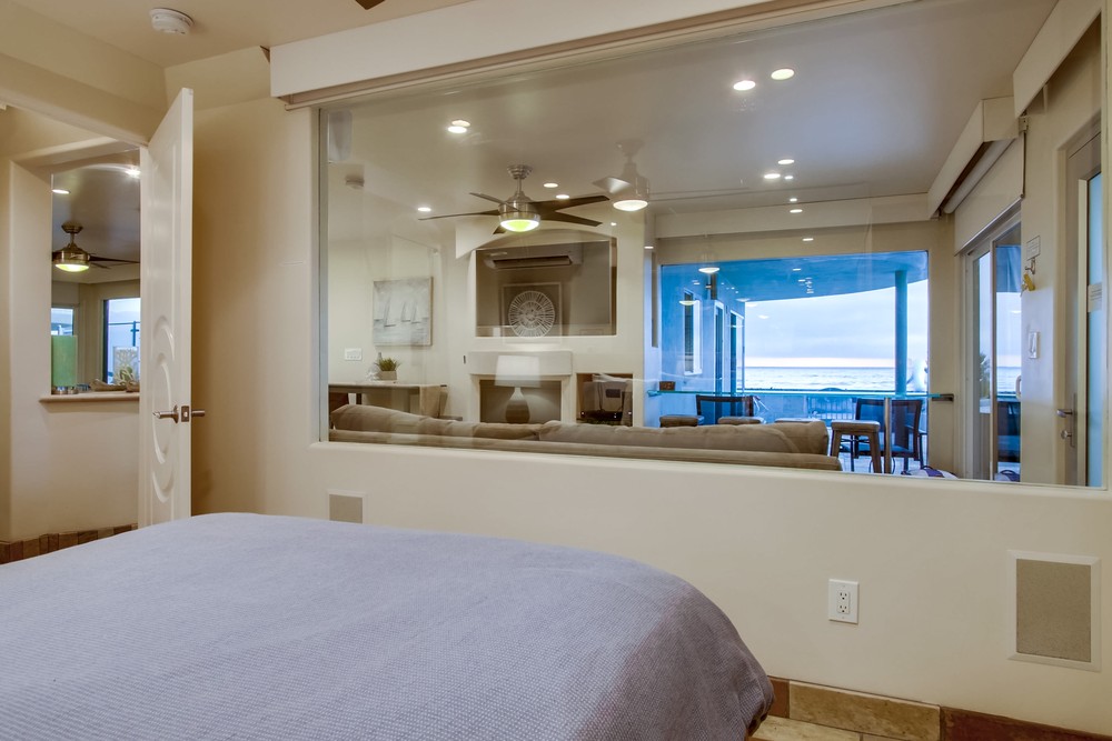 Virtual tour photo 26 of 37 for 3443 Ocean Front Walk Unit D