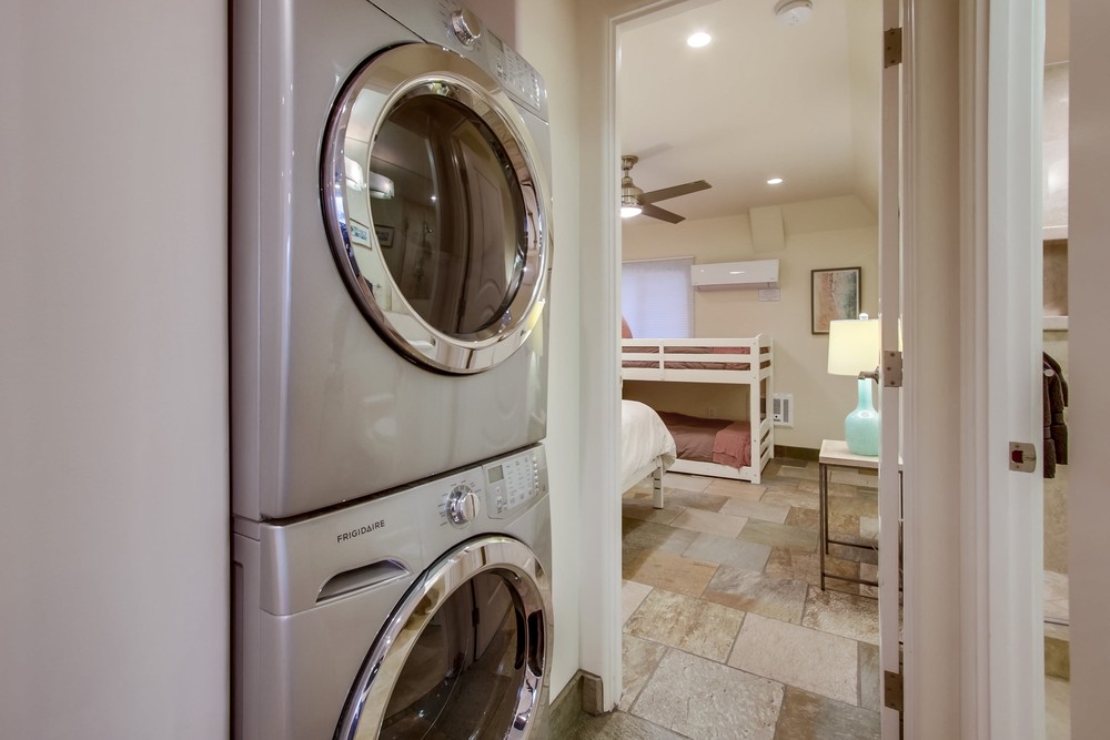 Virtual tour photo 30 of 37 for 3443 Ocean Front Walk Unit D