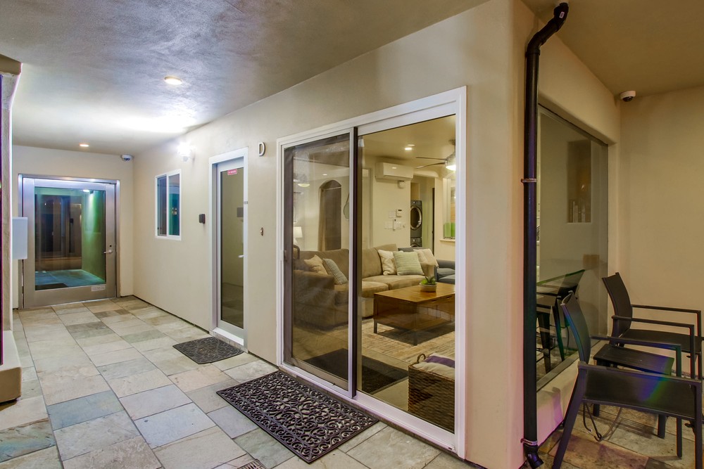 Virtual tour photo 32 of 37 for 3443 Ocean Front Walk Unit D