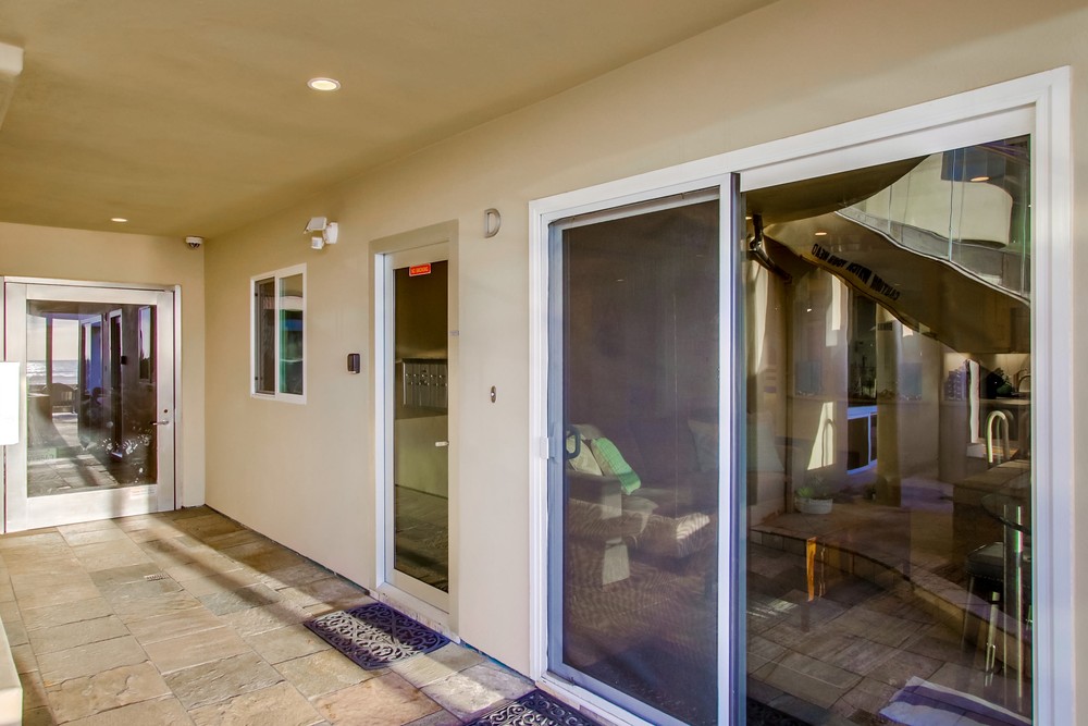 Virtual tour photo 33 of 37 for 3443 Ocean Front Walk Unit D