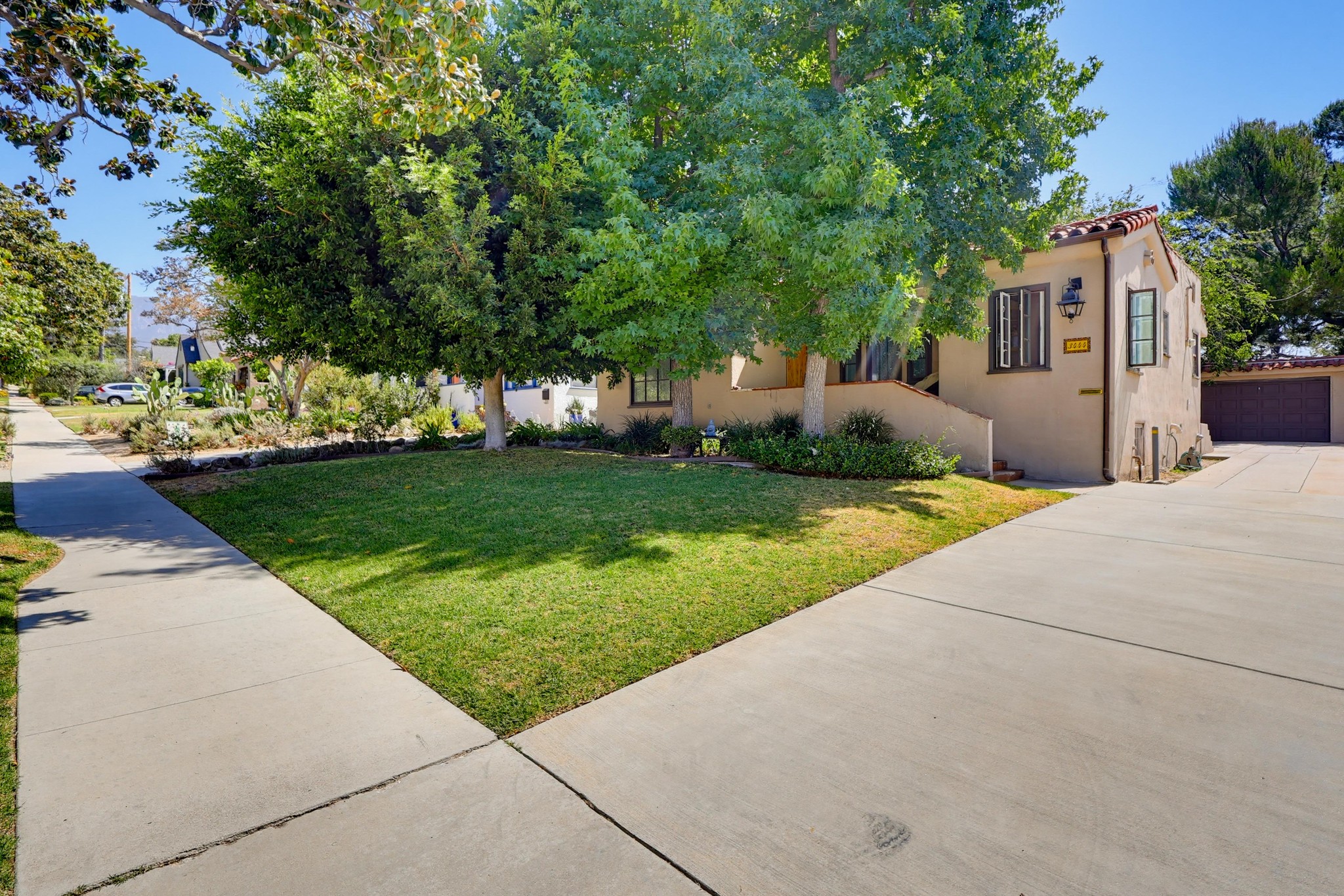 Virtual tour photo 1 of 61 for 3444 Las Palmas Ave