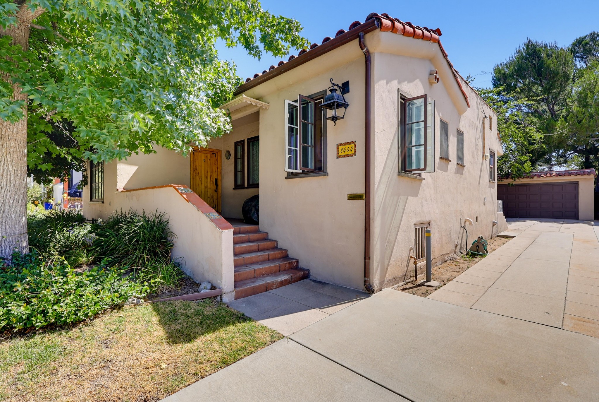 Virtual tour photo 5 of 61 for 3444 Las Palmas Ave