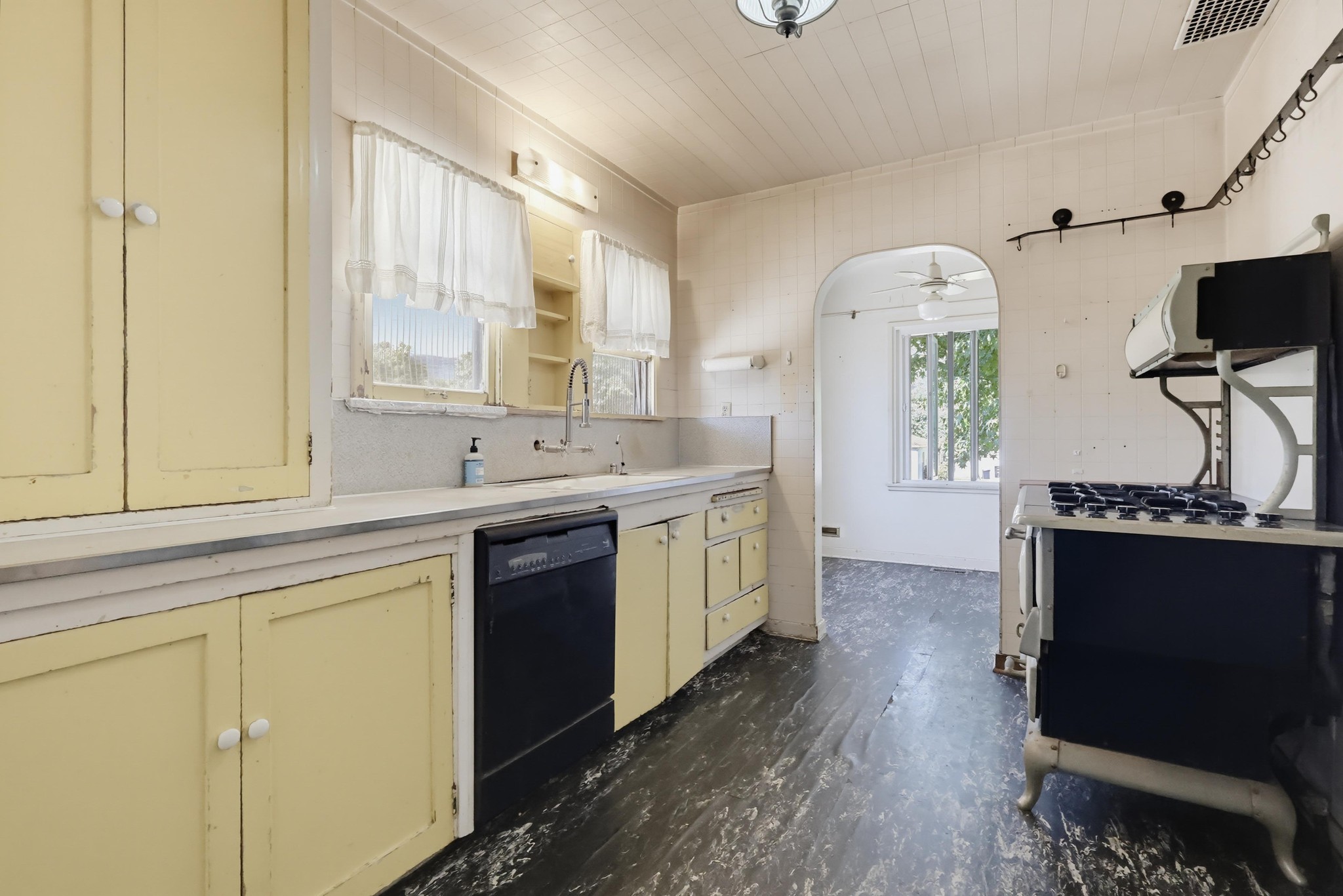 Virtual tour photo 17 of 61 for 3444 Las Palmas Ave