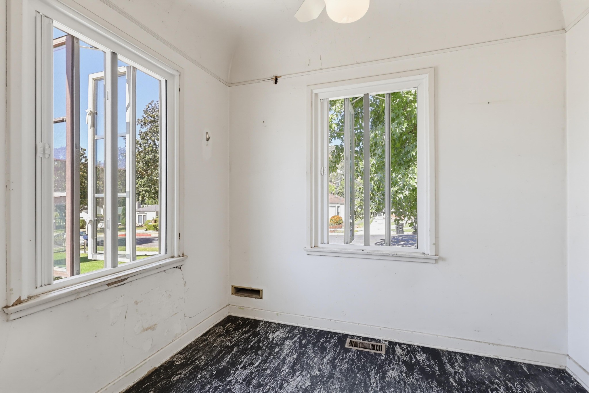 Virtual tour photo 21 of 61 for 3444 Las Palmas Ave