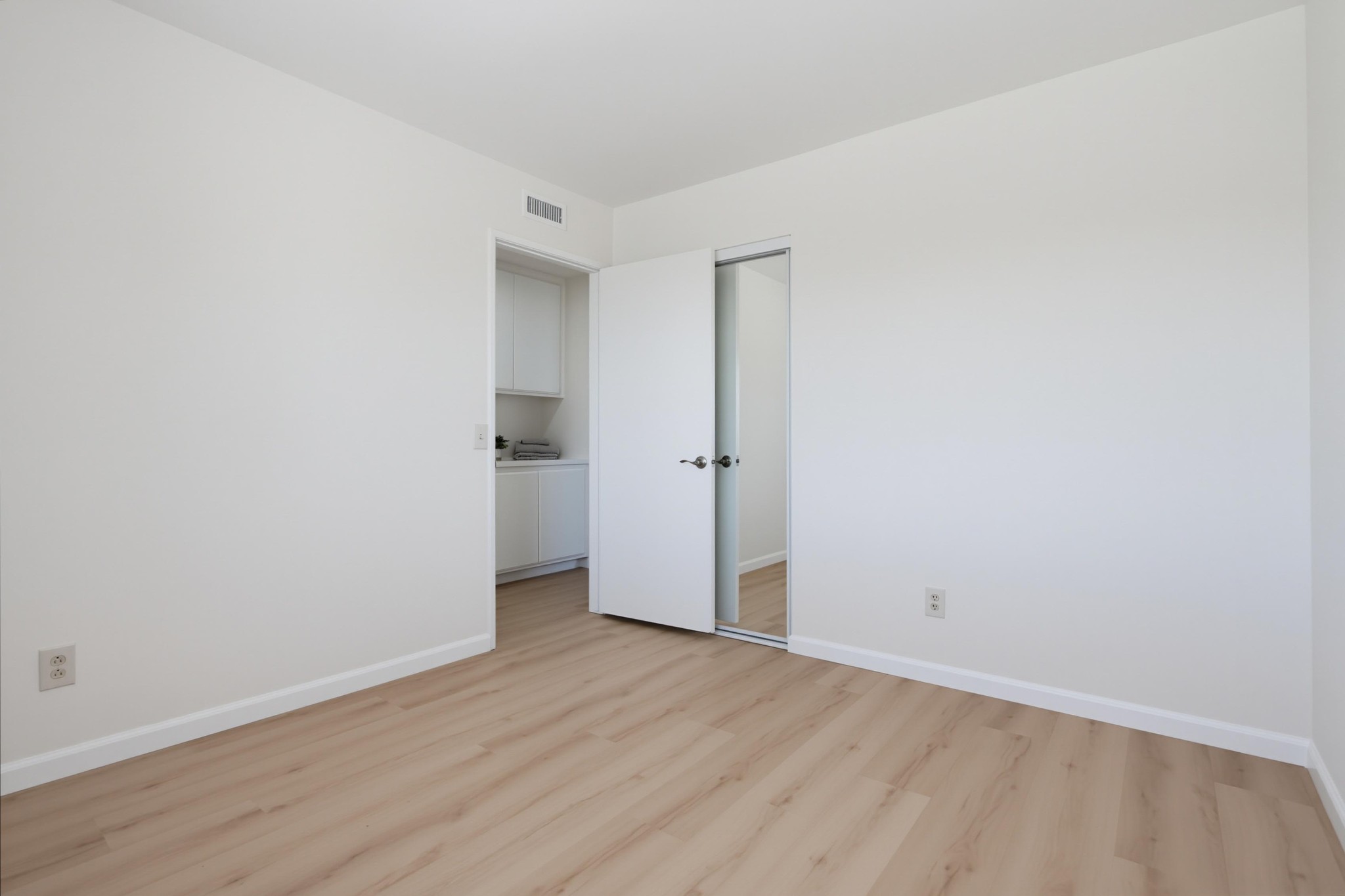 Virtual tour photo 41 of 52 for 3444 Meadow View Dr