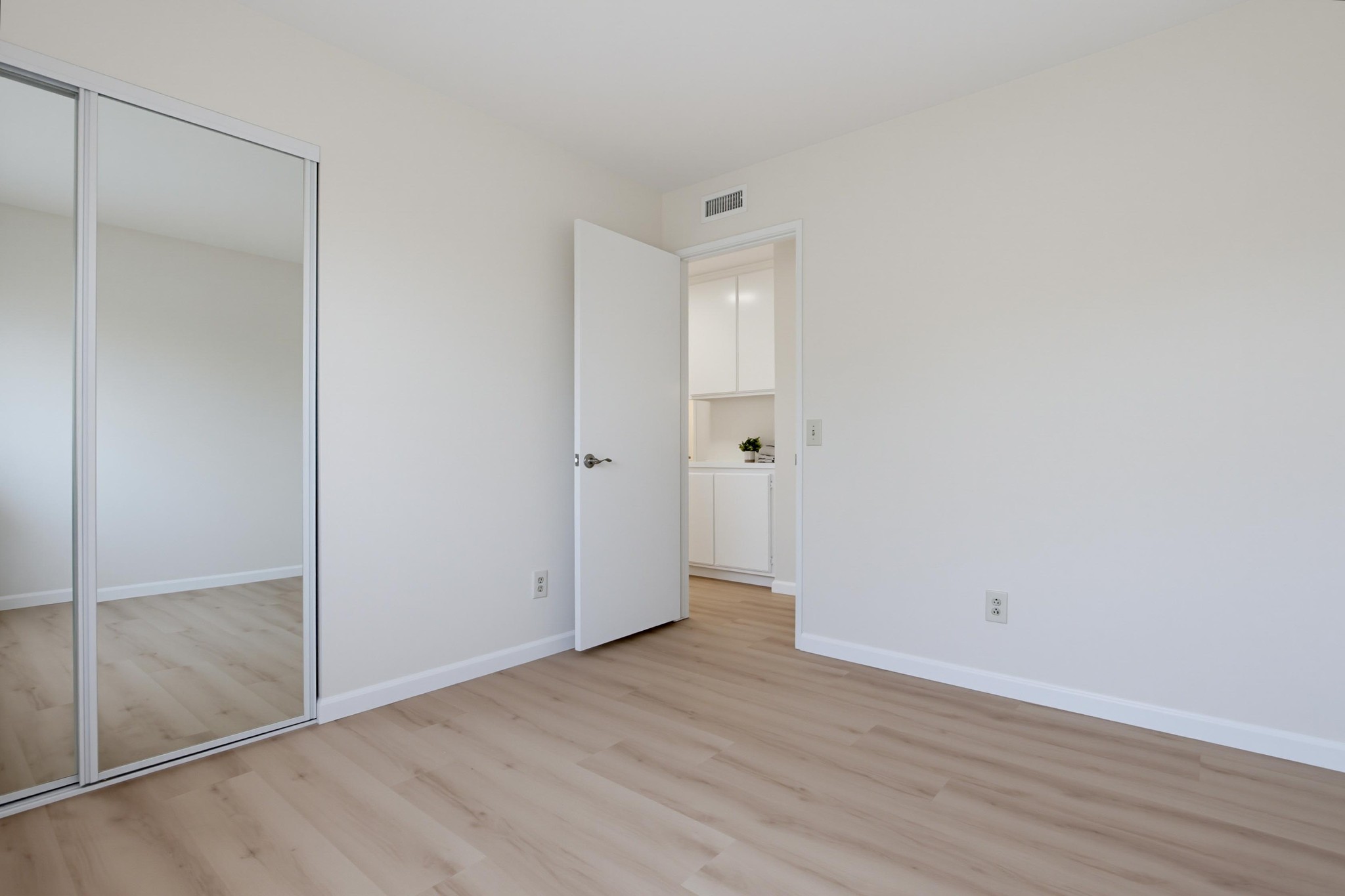 Virtual tour photo 44 of 52 for 3444 Meadow View Dr
