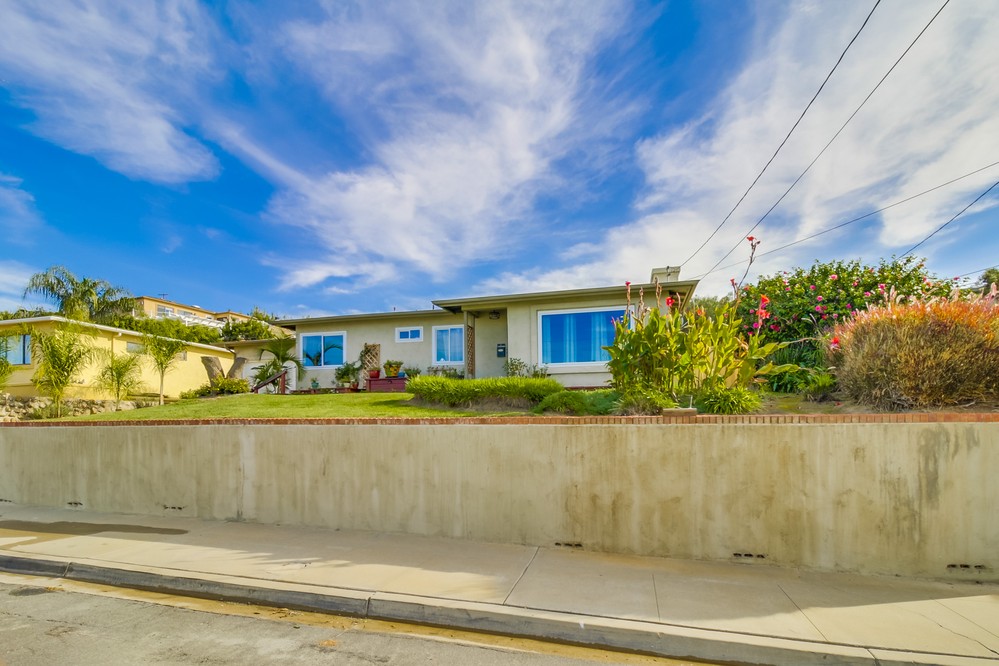 Virtual tour photo 4 of 49 for 3445 Borreson St