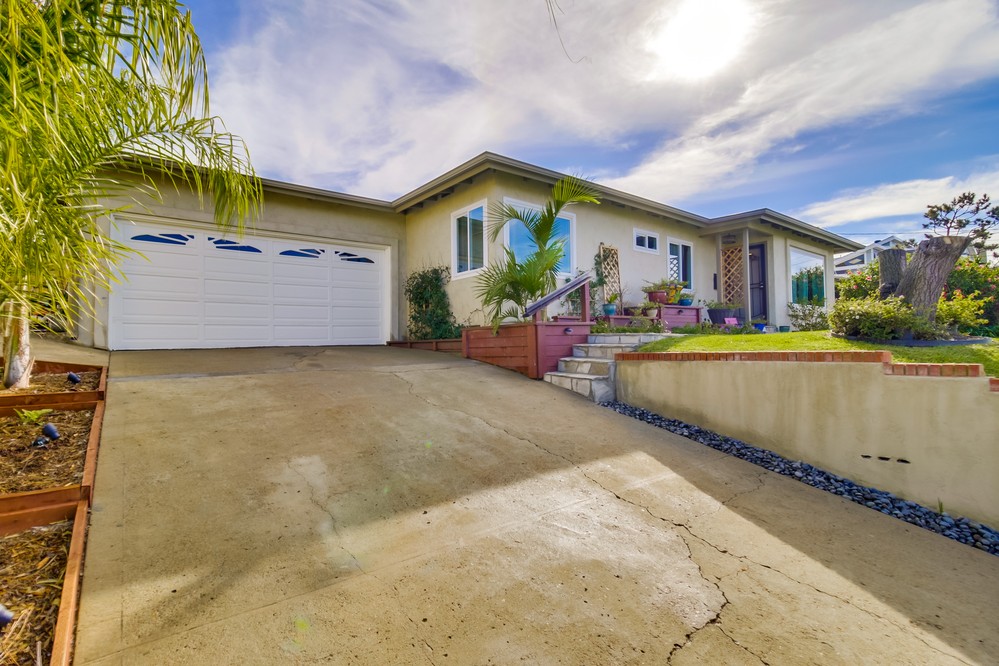 Virtual tour photo 5 of 49 for 3445 Borreson St