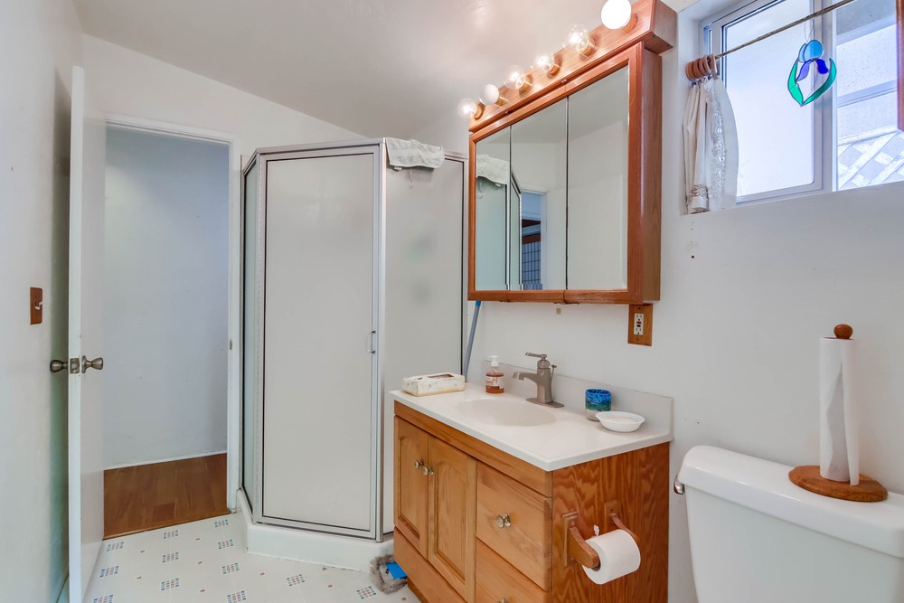 Virtual tour photo 32 of 51 for 3445 Talbot St