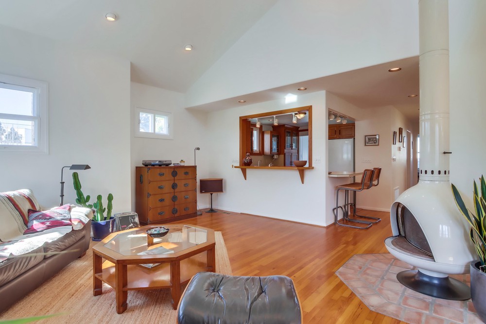 Virtual tour photo 10 of 67 for 3446 Yonge St