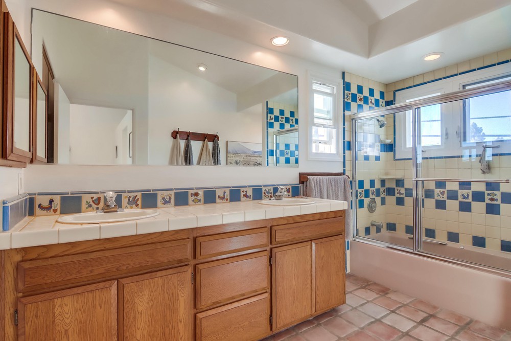 Virtual tour photo 38 of 67 for 3446 Yonge St