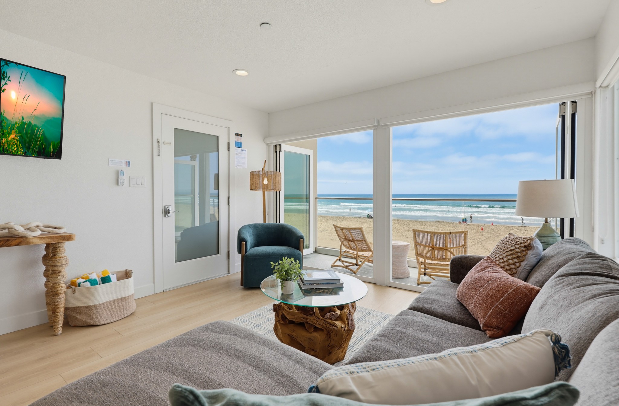 Virtual tour photo 7 of 53 for 3449 Ocean Front Walk
