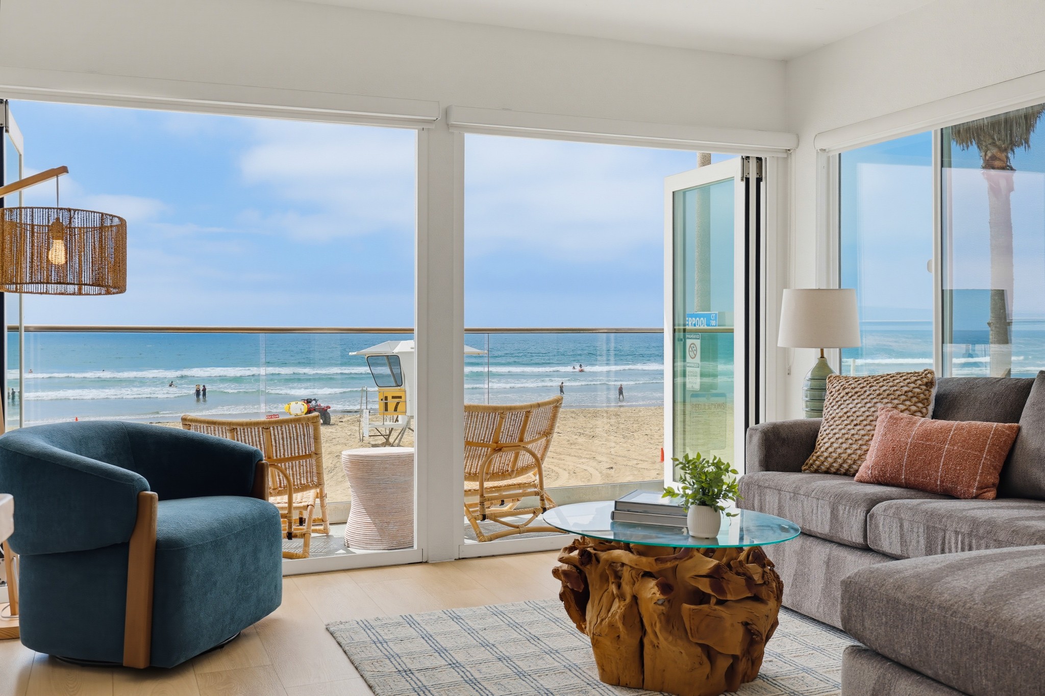 Virtual tour photo 11 of 53 for 3449 Ocean Front Walk