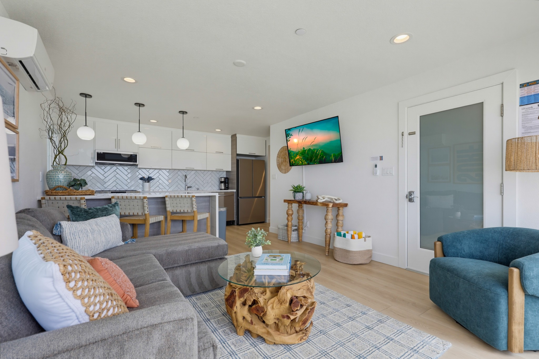 Virtual tour photo 14 of 53 for 3449 Ocean Front Walk
