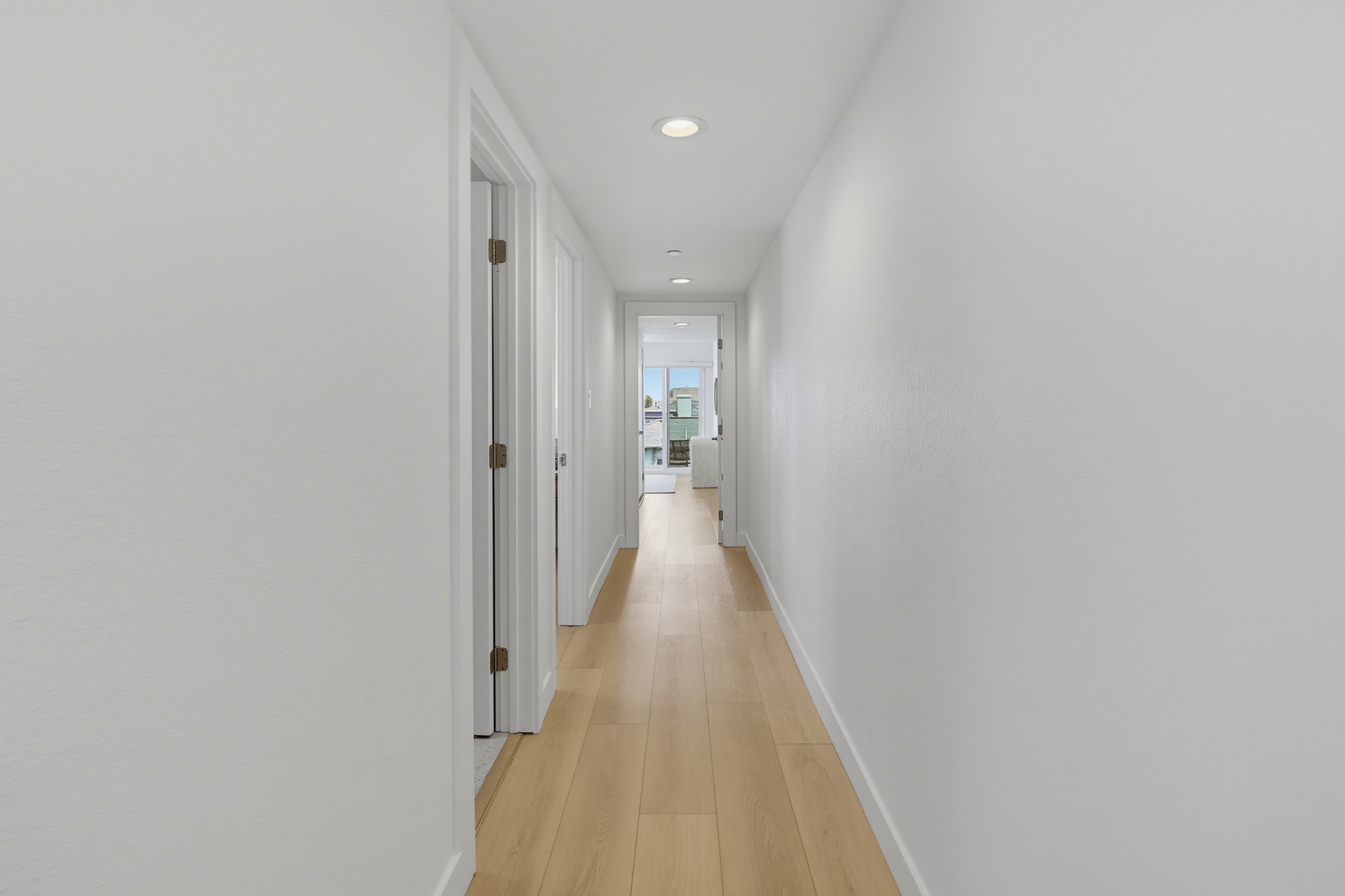 Virtual tour photo 20 of 53 for 3449 Ocean Front Walk