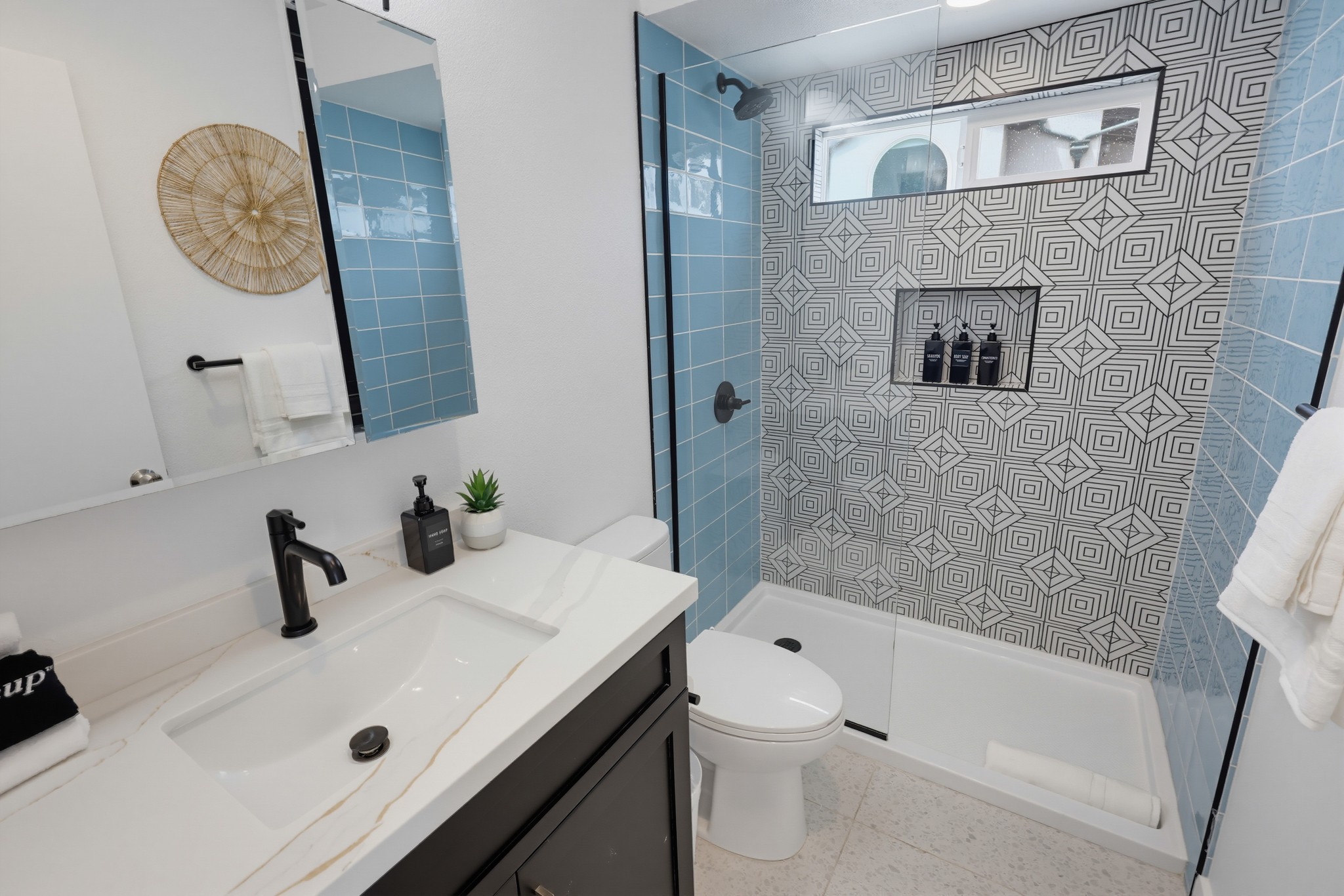 Virtual tour photo 26 of 53 for 3449 Ocean Front Walk