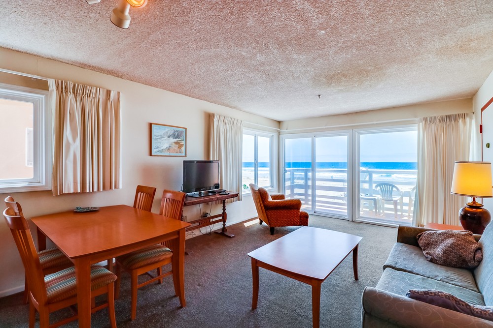 Virtual tour photo 4 of 32 for 3449 Ocean Front Walk