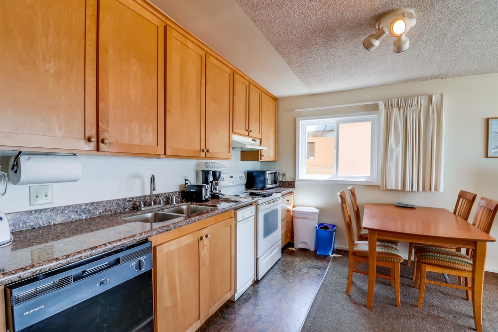 Virtual tour photo 8 of 32 for 3449 Ocean Front Walk