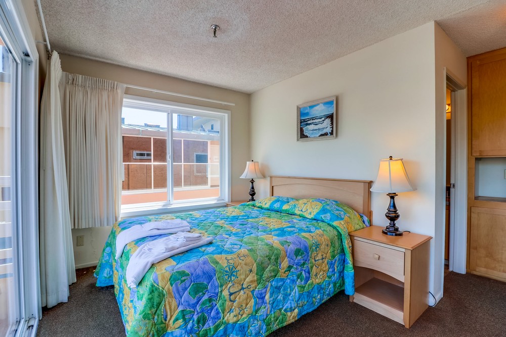 Virtual tour photo 14 of 32 for 3449 Ocean Front Walk