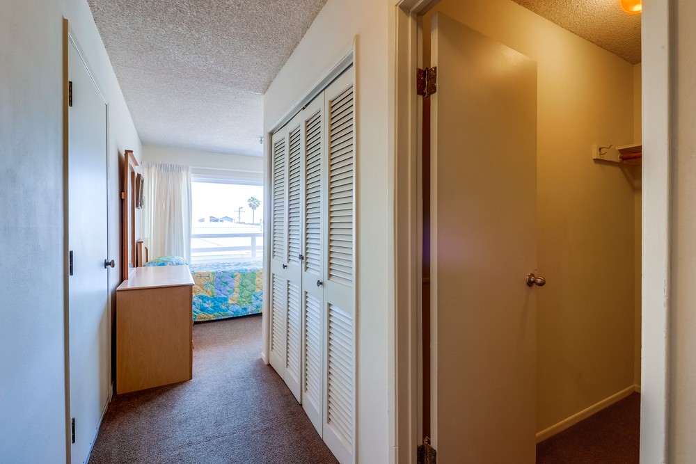 Virtual tour photo 18 of 32 for 3449 Ocean Front Walk