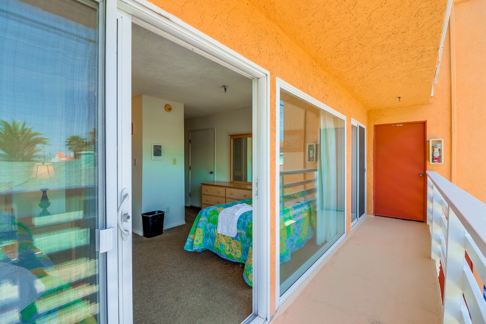 Virtual tour photo 20 of 32 for 3449 Ocean Front Walk