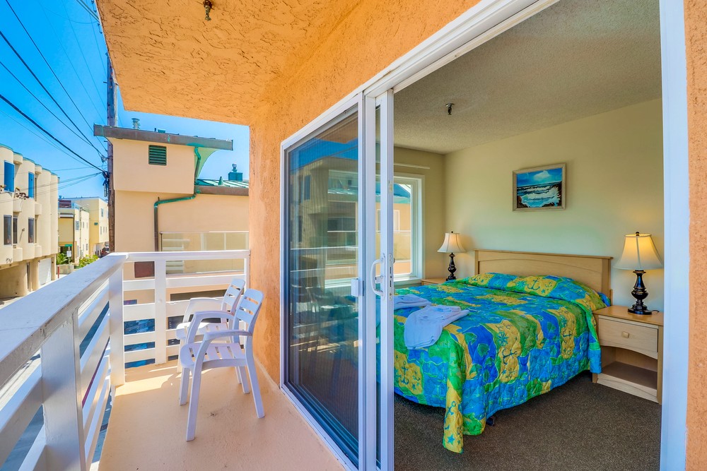 Virtual tour photo 22 of 32 for 3449 Ocean Front Walk