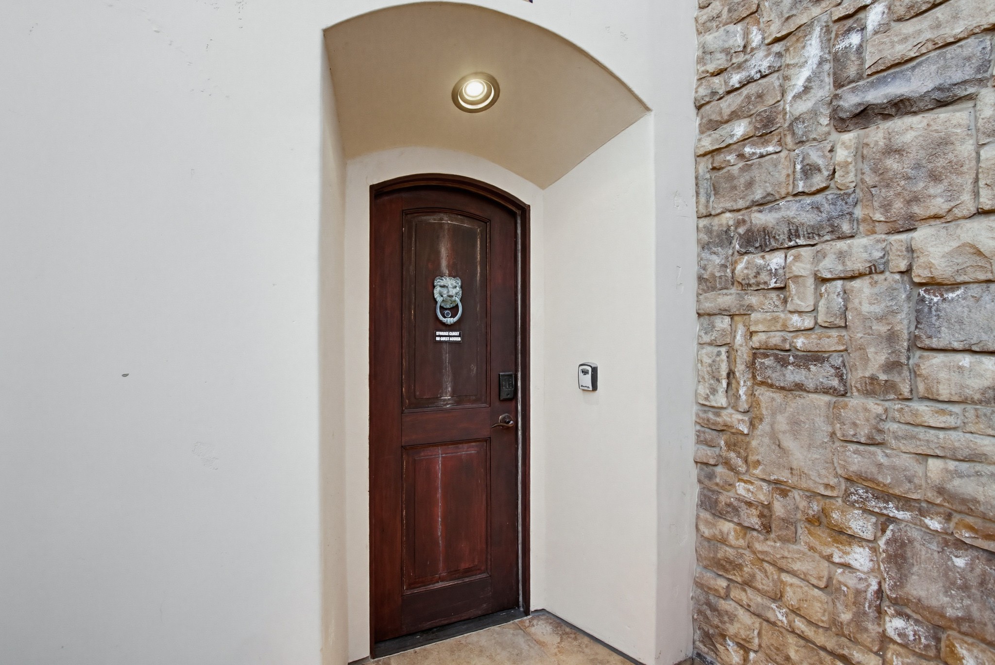 Virtual tour photo 12 of 248 for Casa Del Lago