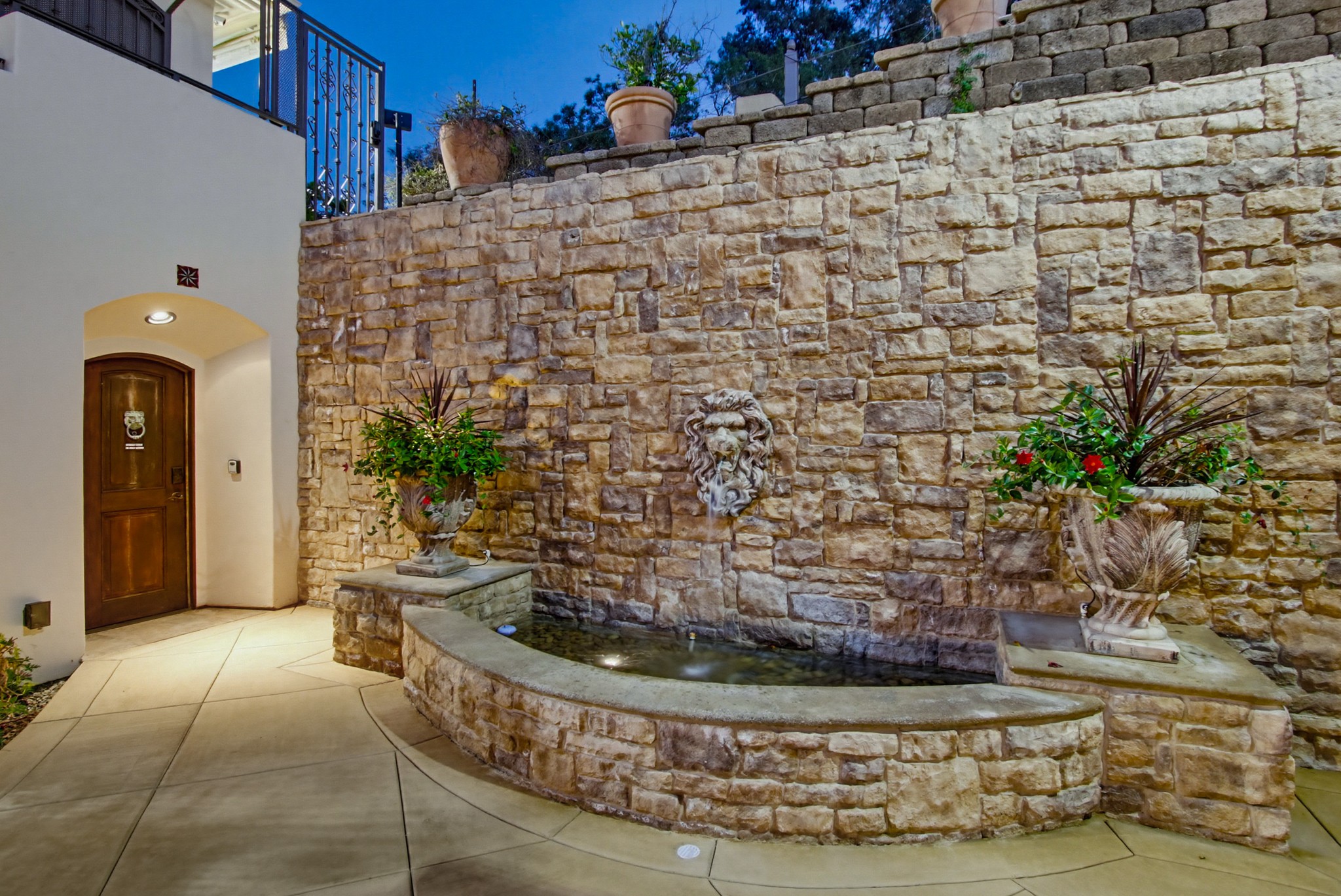 Virtual tour photo 13 of 248 for Casa Del Lago