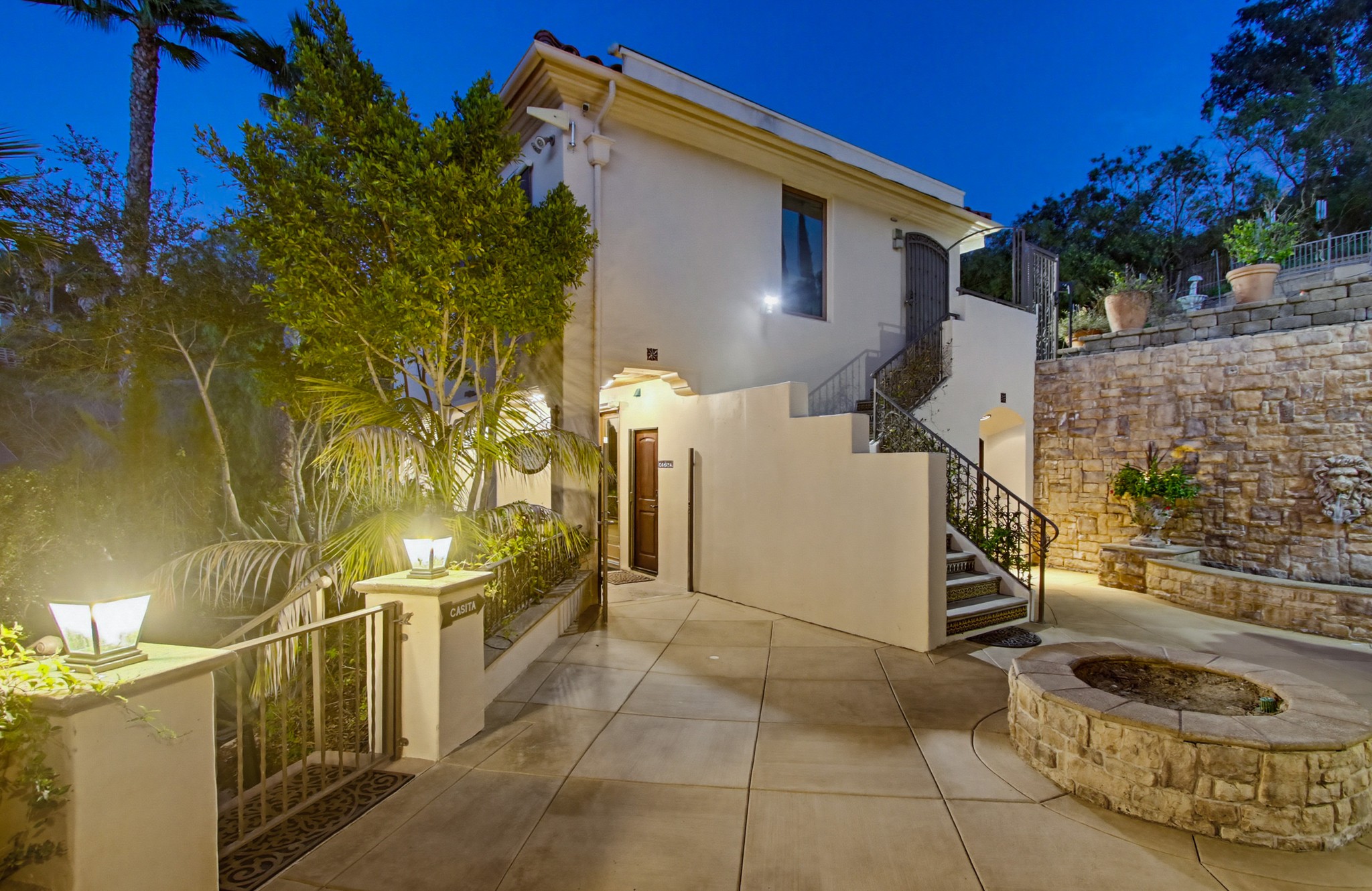 Virtual tour photo 14 of 248 for Casa Del Lago