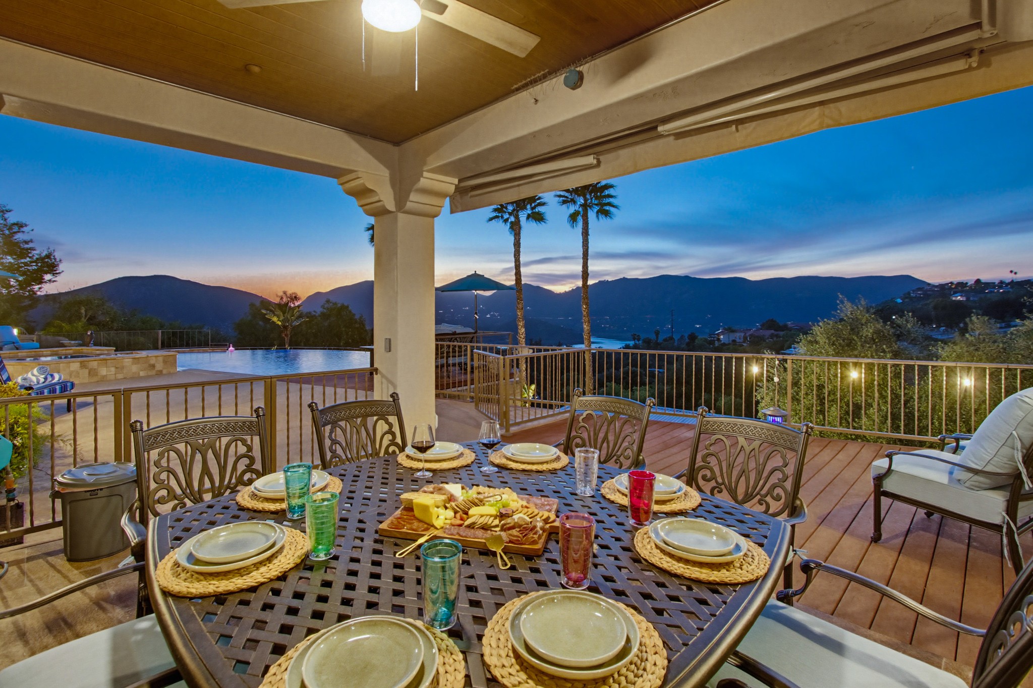 Virtual tour photo 17 of 248 for Casa Del Lago