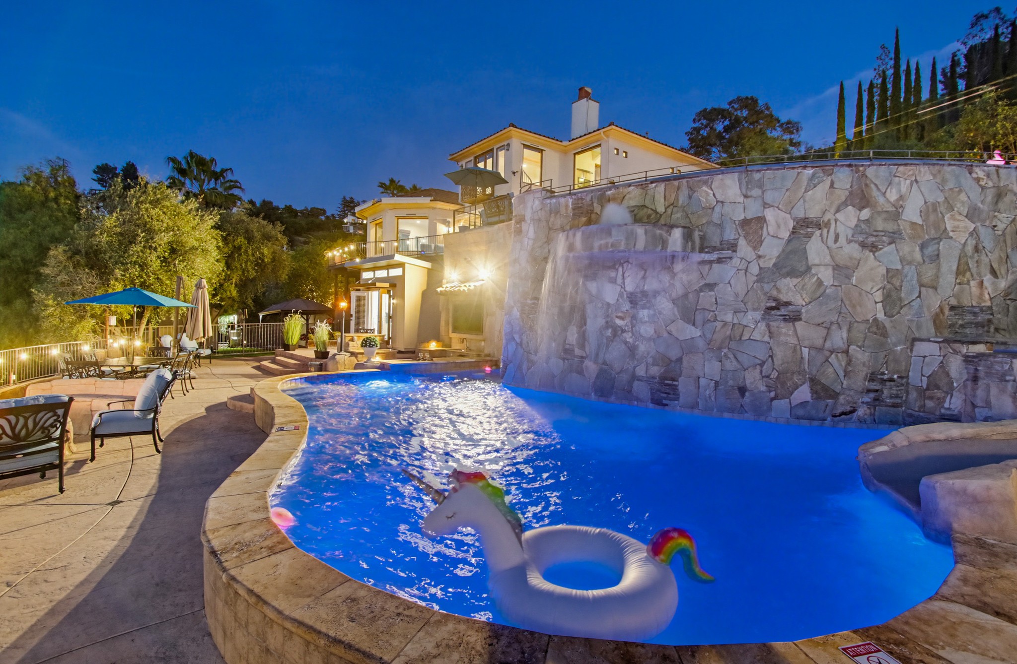 Virtual tour photo 27 of 248 for Casa Del Lago